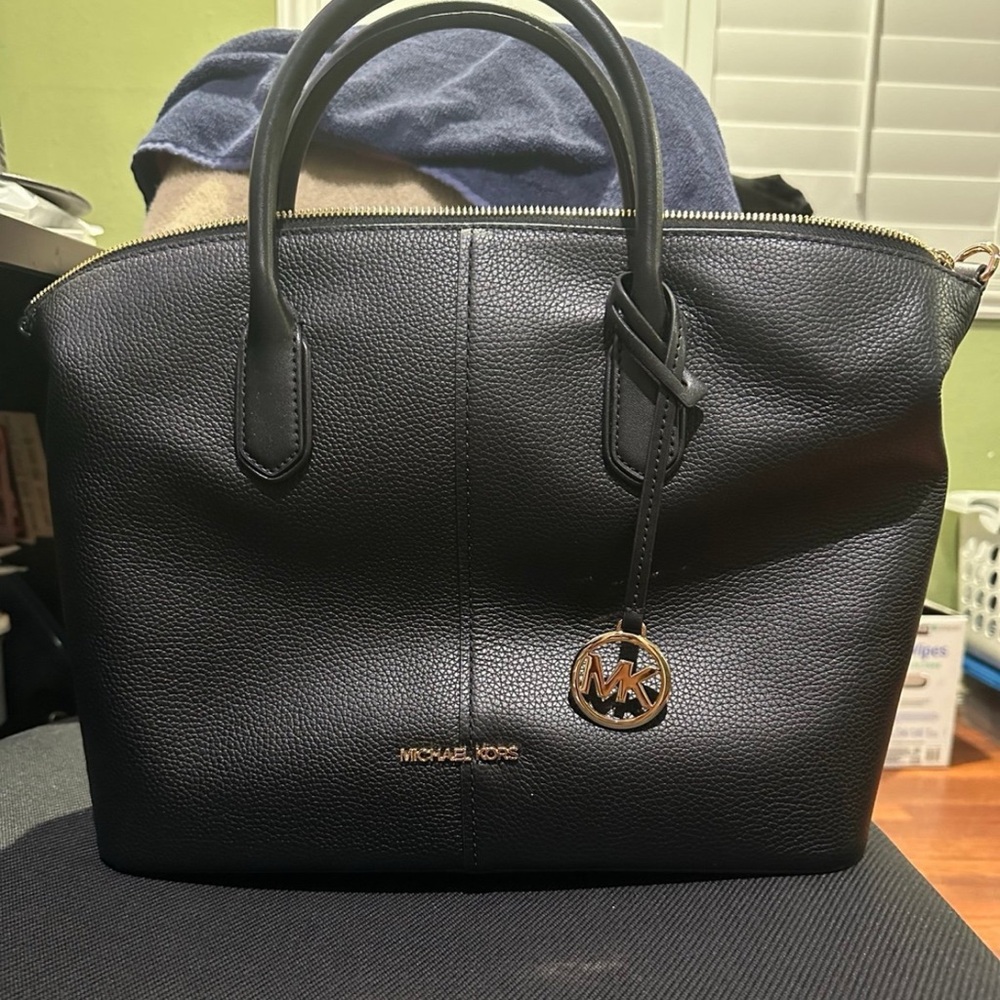 Michael Kors Black Leather Zip Pouch